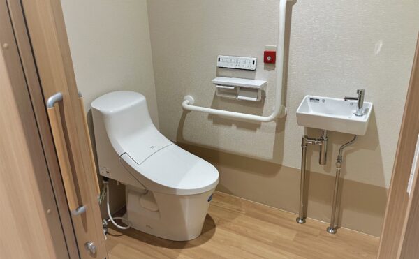 お部屋内にトイレも完備！