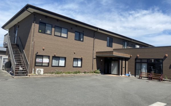 静岡県浜松市のグループホーム セントケア曳馬は介護スタッフによる24時間の介護サービスが可能で居室フロアに看護ステーションが設置されています。