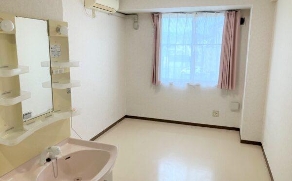 明るい雰囲気のお部屋です。