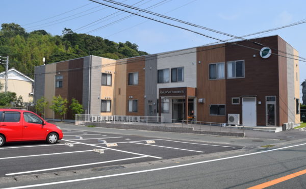 サービス付き高齢者向け住宅「ゴールドエイジ浜松」は、自立の方からご入居可能なアットホームな施設です。