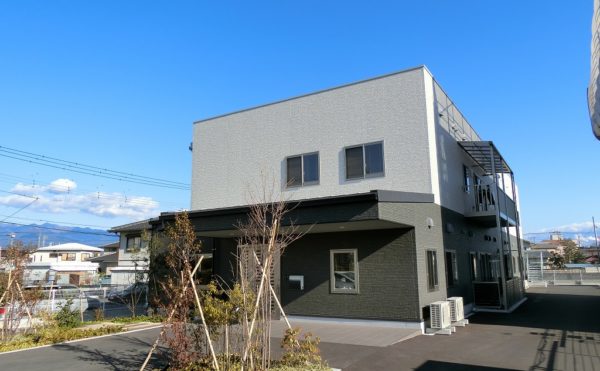 静岡県富士市のグループホーム ハートフルホーム加島は認知症で要支援2以上の方がご入居可能です。また介護保険法では1週間の入浴回数は2回が一般的なところ、週3回の入浴が追加料金なしで可能です。

