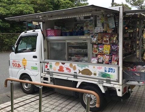 静岡の移動スーパーとくし丸は高齢者のお買い物を解決！