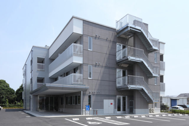 静岡県浜松市のサービス付き高齢者向け住宅「シャトー高丘」はスタイリッシュなデザインの広い居室を備えた24時間介護有資格者が常駐する安心の介護施設です。