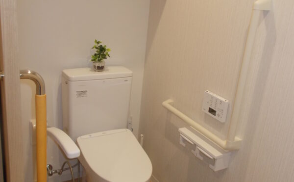 介護型居室Aタイプモデルルームトイレ
