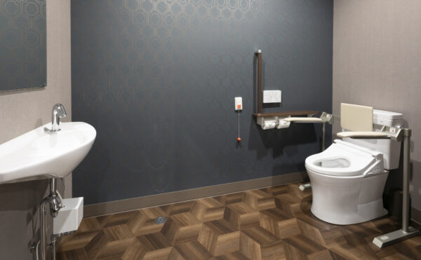 車いす対応のお手洗いです。