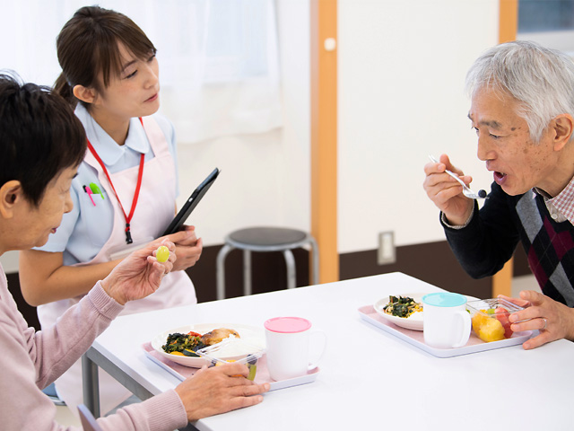 施設見学時に確認するべきチェックポイント